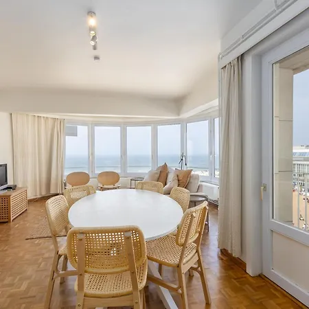 Lecomte - The Shoreline Kursaal 65 Apartment