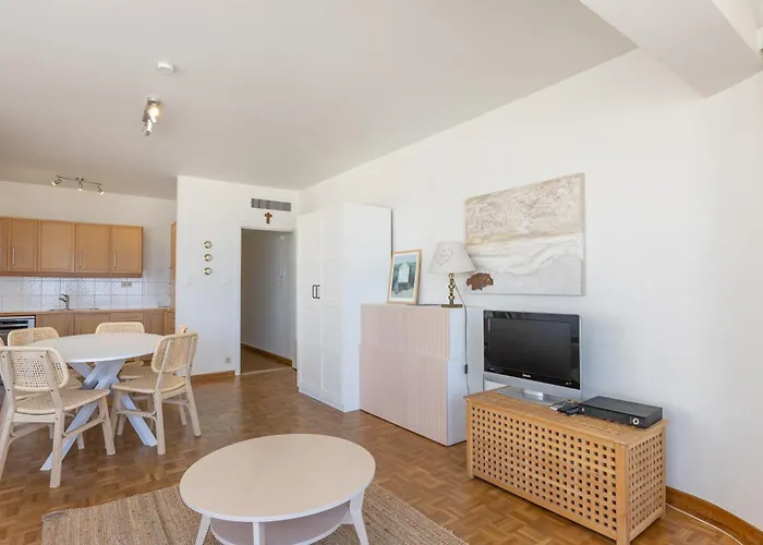 Lecomte - The Shoreline Kursaal 65 公寓 *